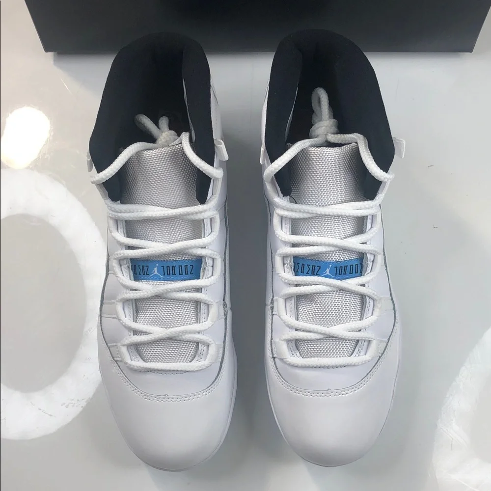 NWB Nike Air Jordan 11 Mid TD Men's Size 9.5 Football Cleats White Legend Blue